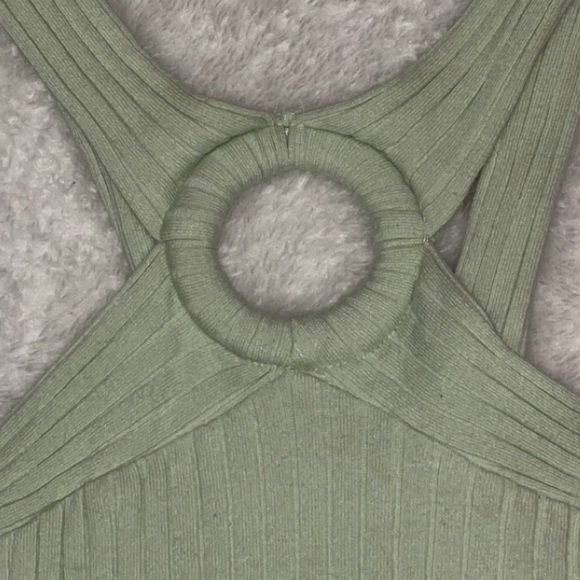 Green Halter Neck Crop Top - Picture 4 of 7